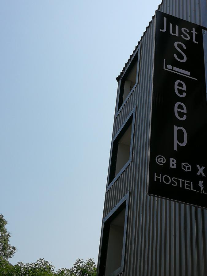 Just Sleep @Box Hostel Chiang Mai Exterior photo