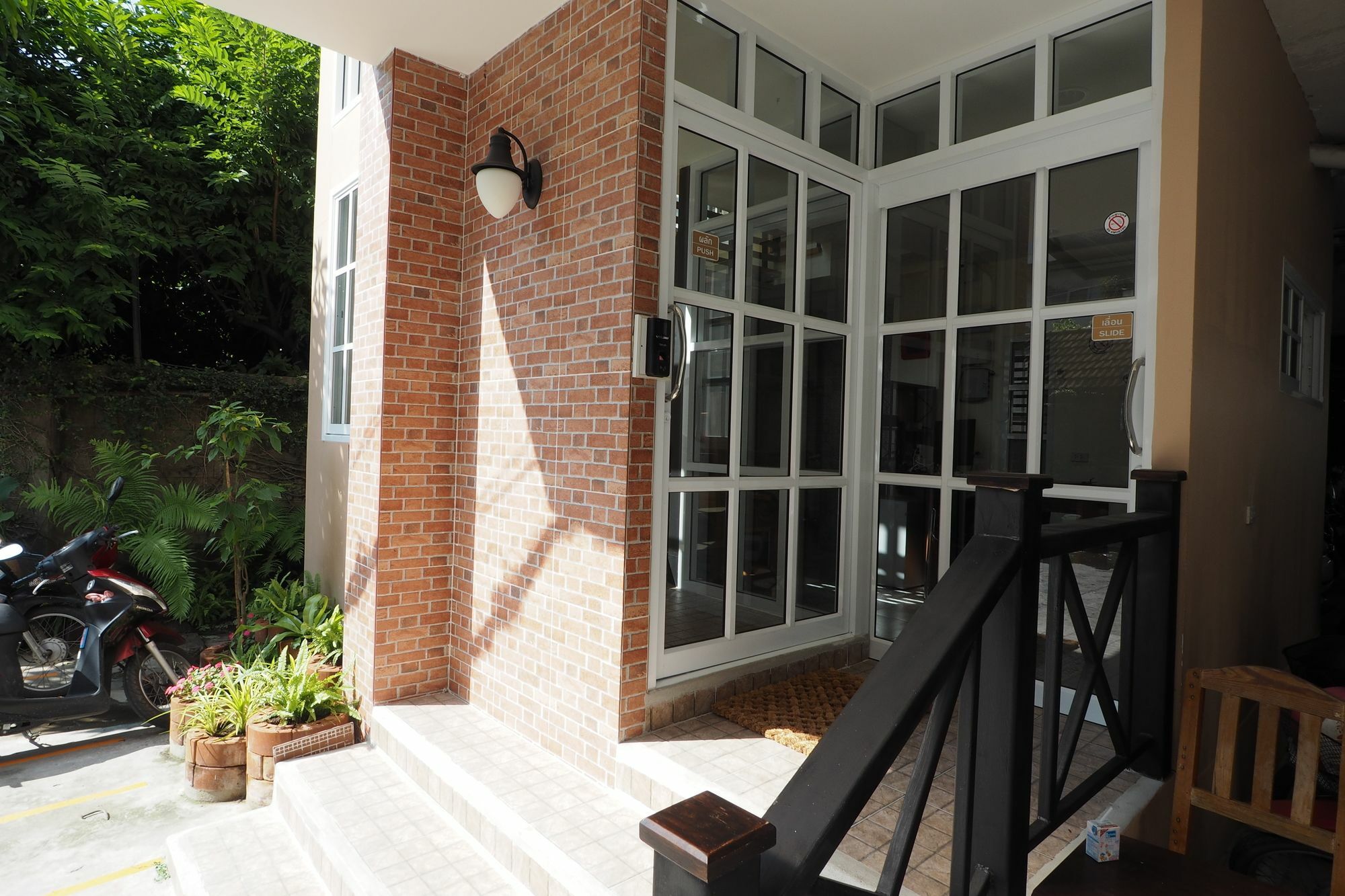 Just Sleep @Box Hostel Chiang Mai Exterior photo